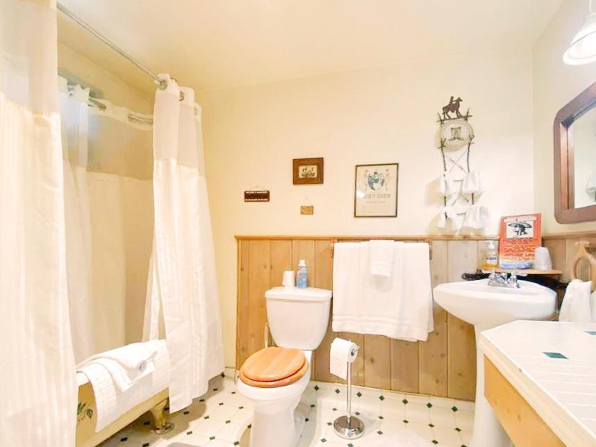 צ'מולט Dawson House Lodge מראה חיצוני תמונה