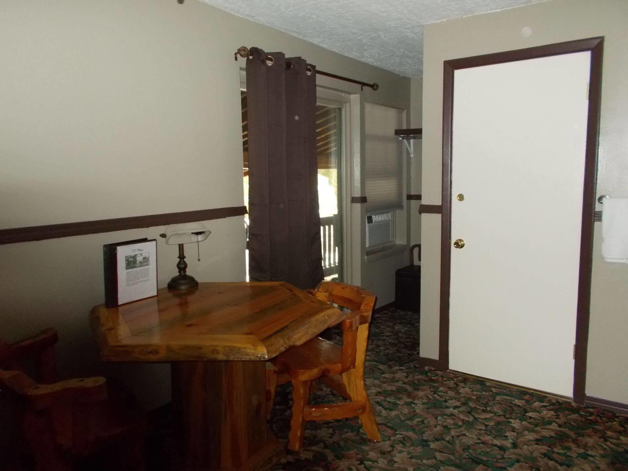 צ'מולט Dawson House Lodge מראה חיצוני תמונה